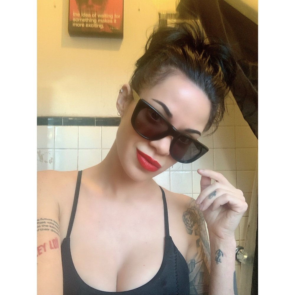 SEXY BLACK AND GUNMETAL VESTAL ST. JANE SUNGLASSES